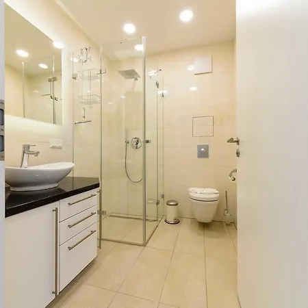 דירה Westend - Ferienwohnung 10 *